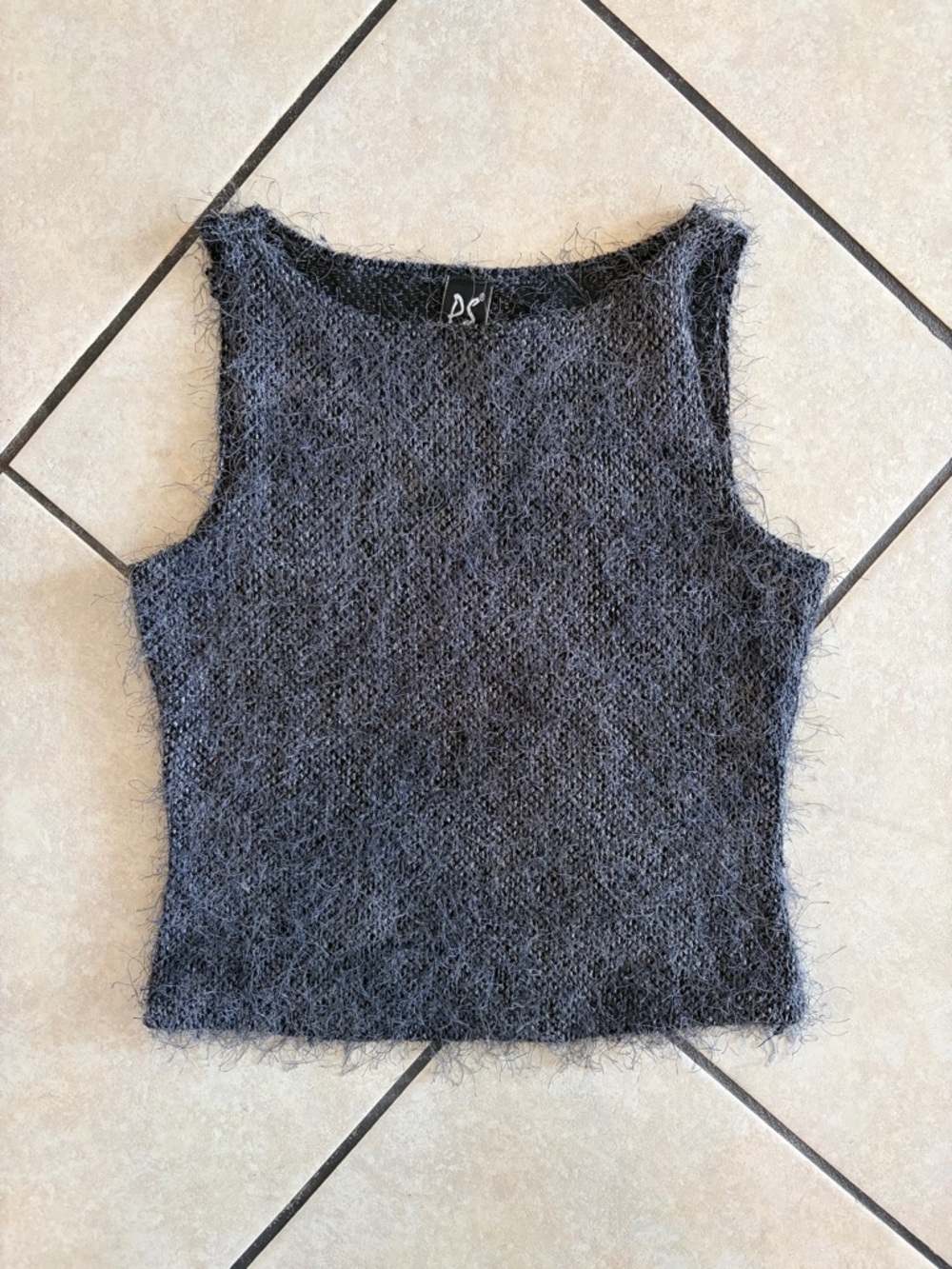vintage perseption fuzzy sleeveless top